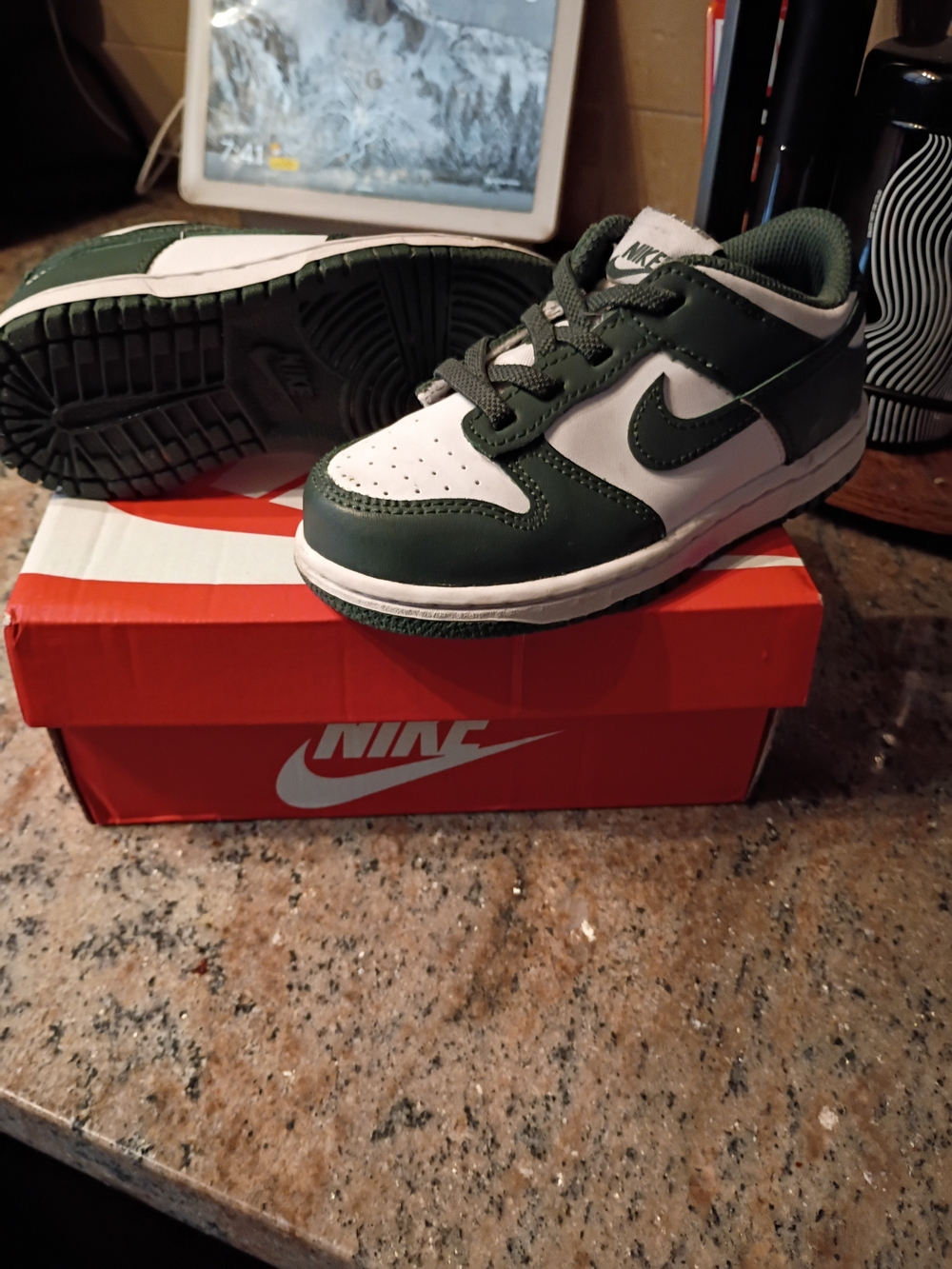 Nike Kids Low-Top Sneaker in Green and White